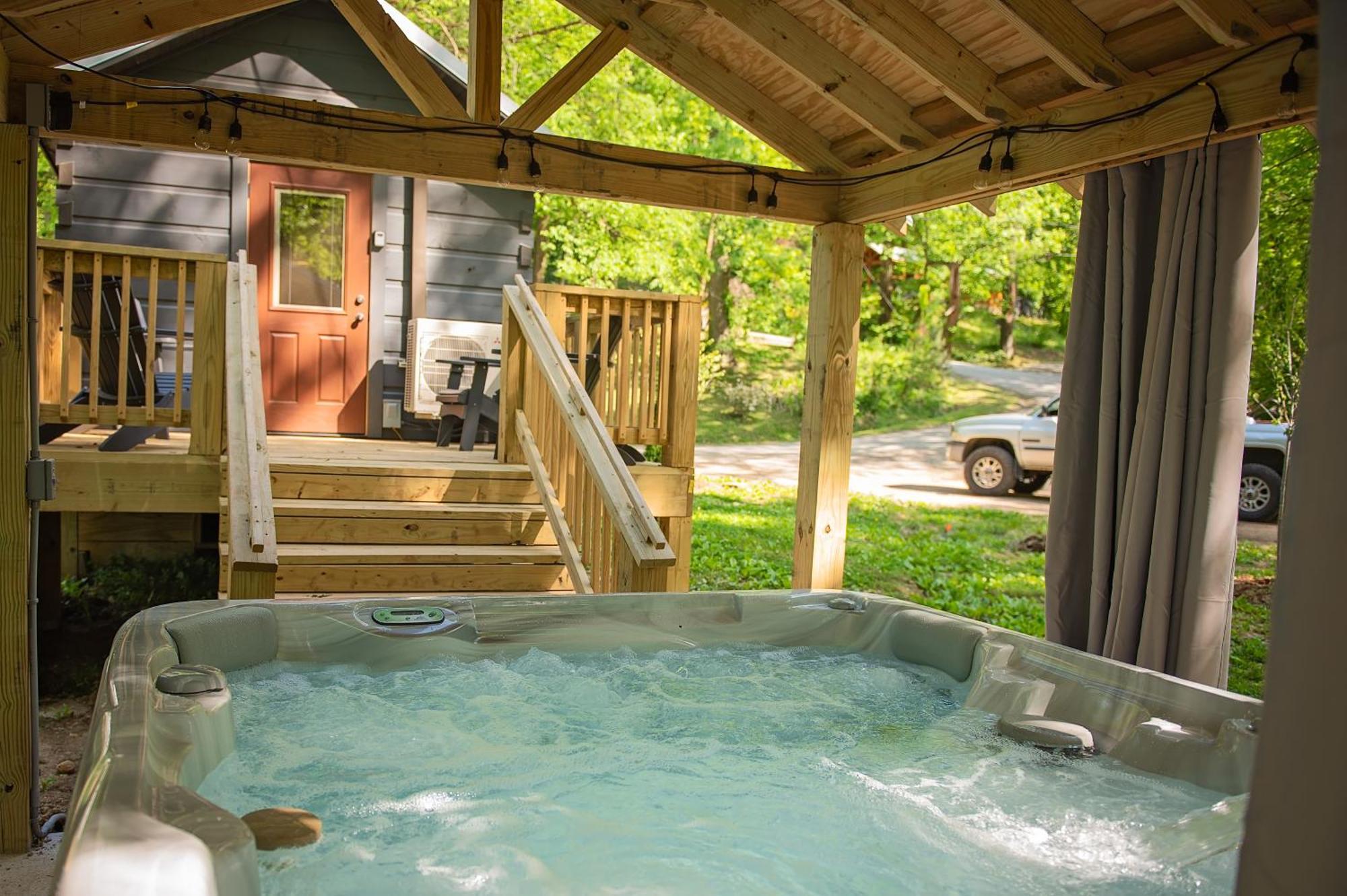 Meg Cabin Tiny Rustic Comfort On Lookout Mtn Chattanooga Exterior foto